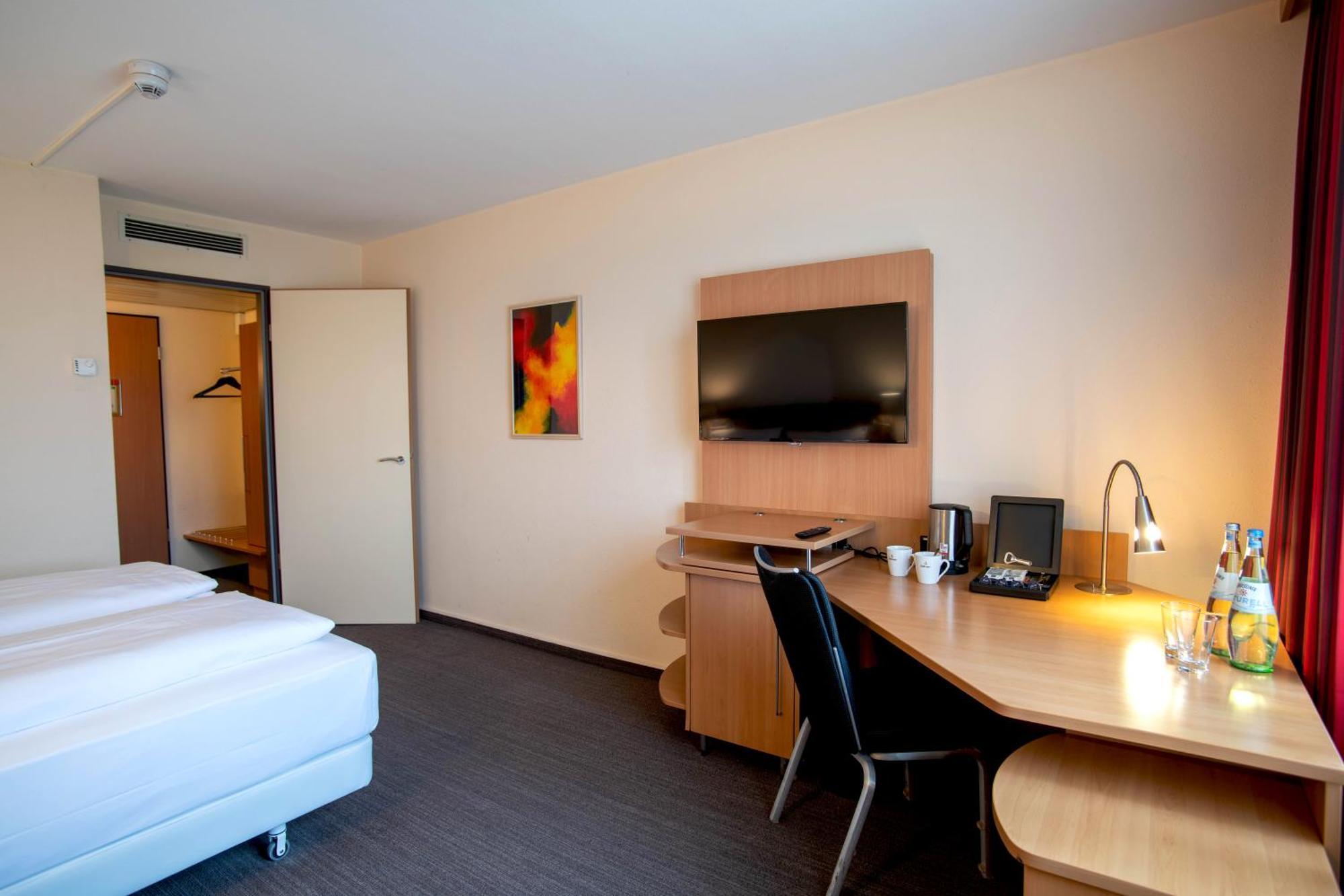 Best Western Conference Airporthotel Frankfurt Moerfelden Exterior photo